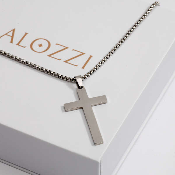 product image: colar com pingente de cruz